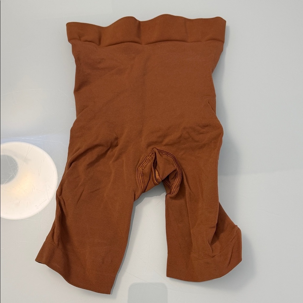 NWOT SKIMS BBL Shapewear Shorts